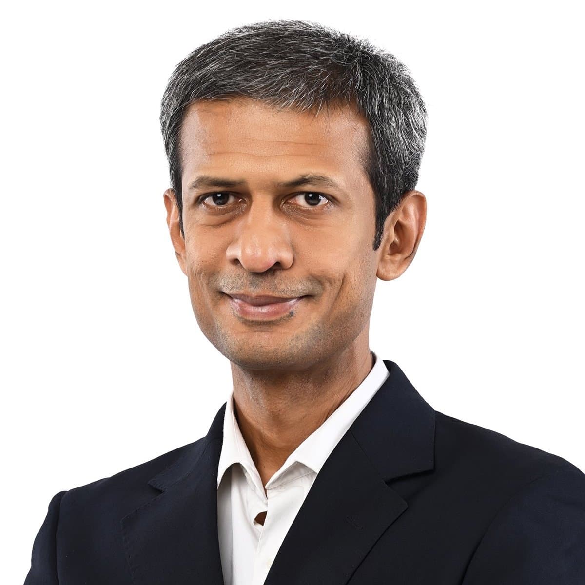Portrait of Nagaraja Bhat, co-founder of nutndiet and former Amazon program leader